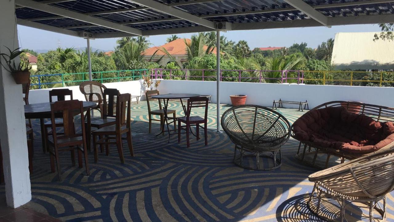Bed and Breakfast The Playground Кампот Экстерьер фото